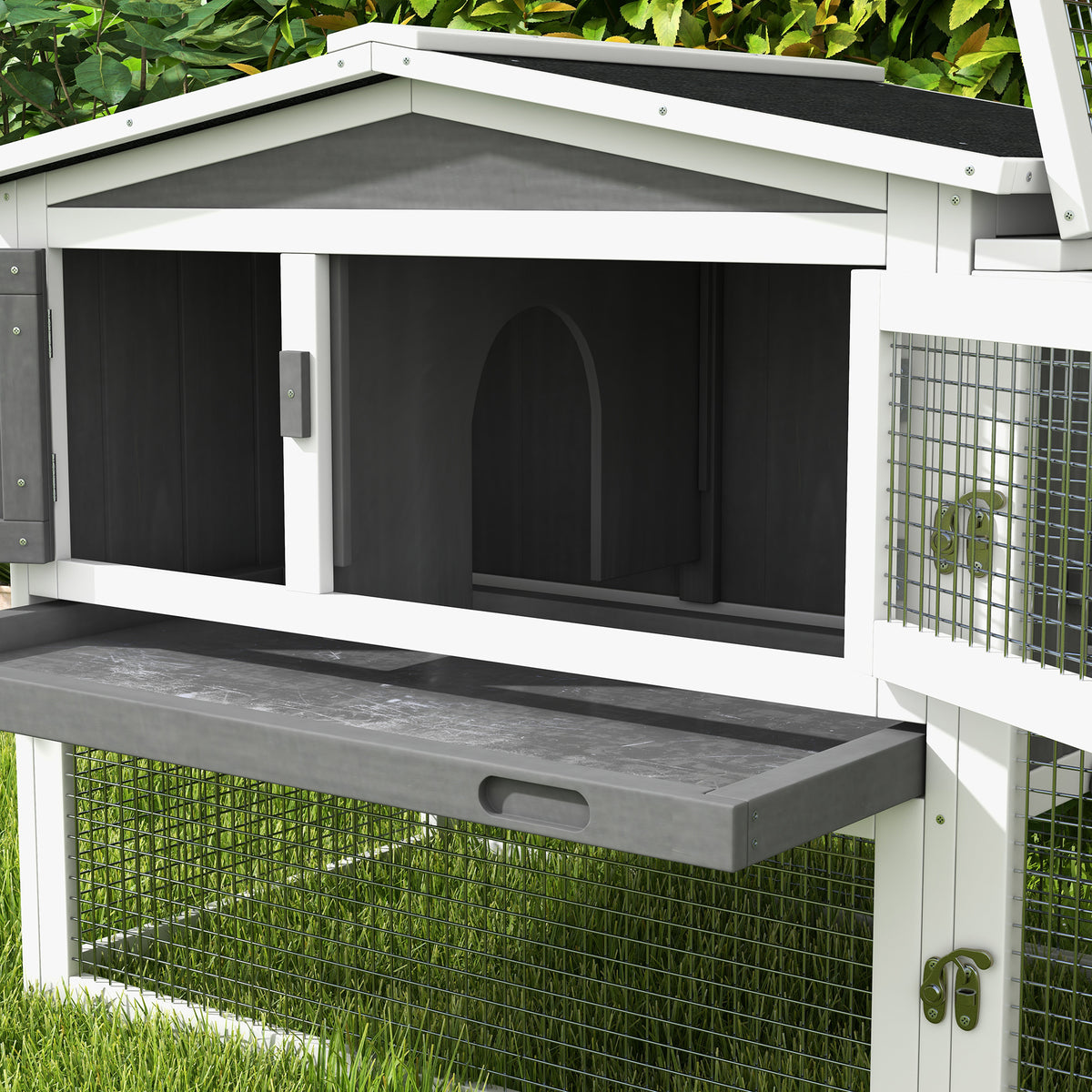 Wooden rabbit hutch with run – image 5