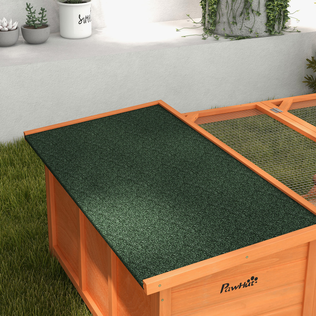 Raised rabbit and guinea pig hutch with run – image 1
