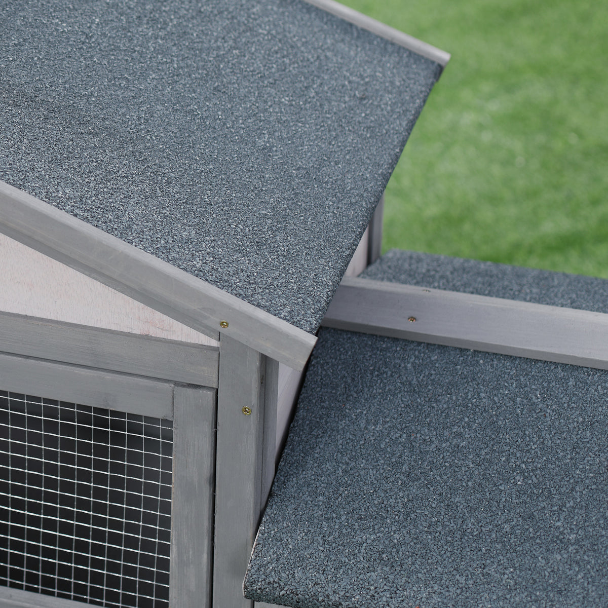 Rabbit hutch – image 1