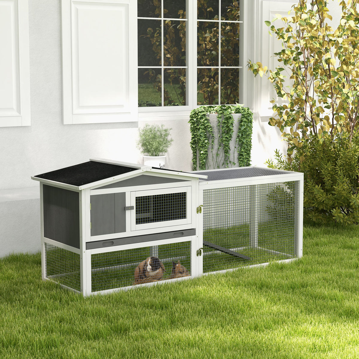 Wooden rabbit hutch with run – image 2