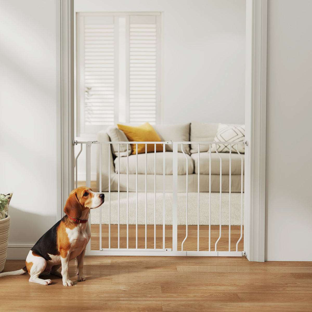 Wide pressure-fit dog gate in white – image 2