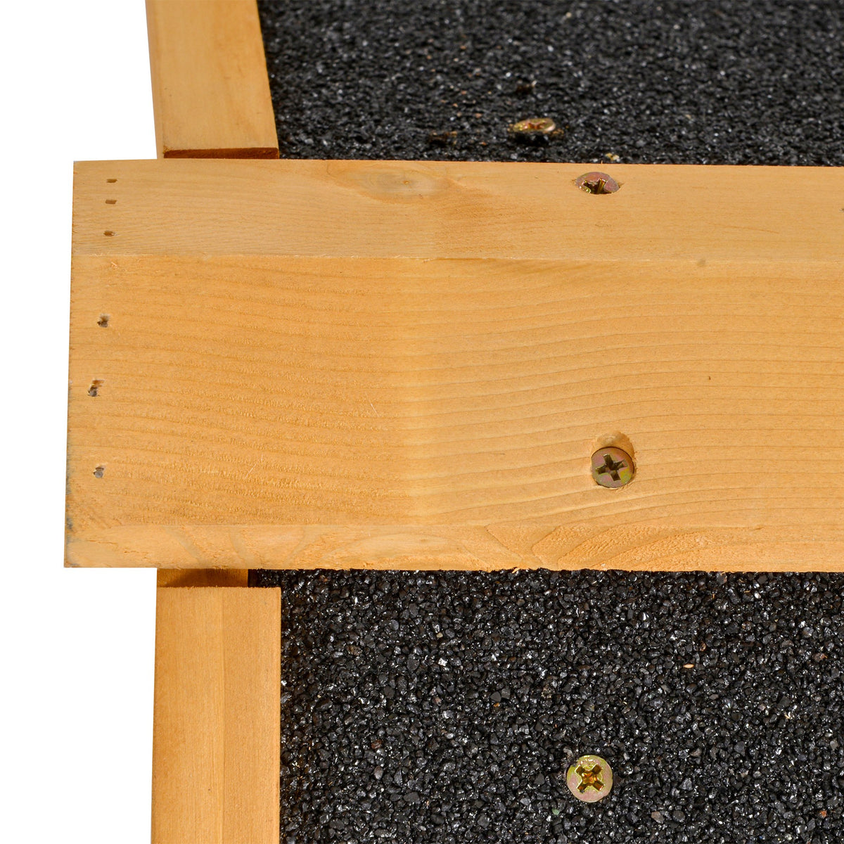 Raised wooden rabbit hutch – image 1