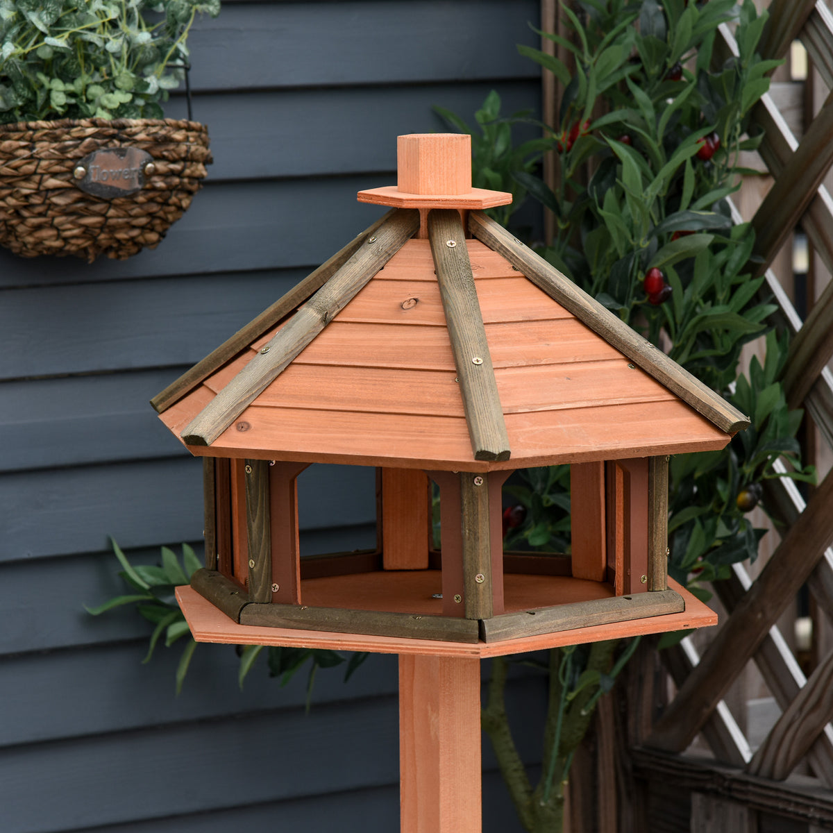 Wooden bird feeding table with roof – image 1