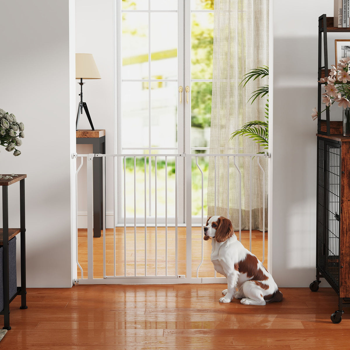 Wide pressure-fit dog gate in white – image 3