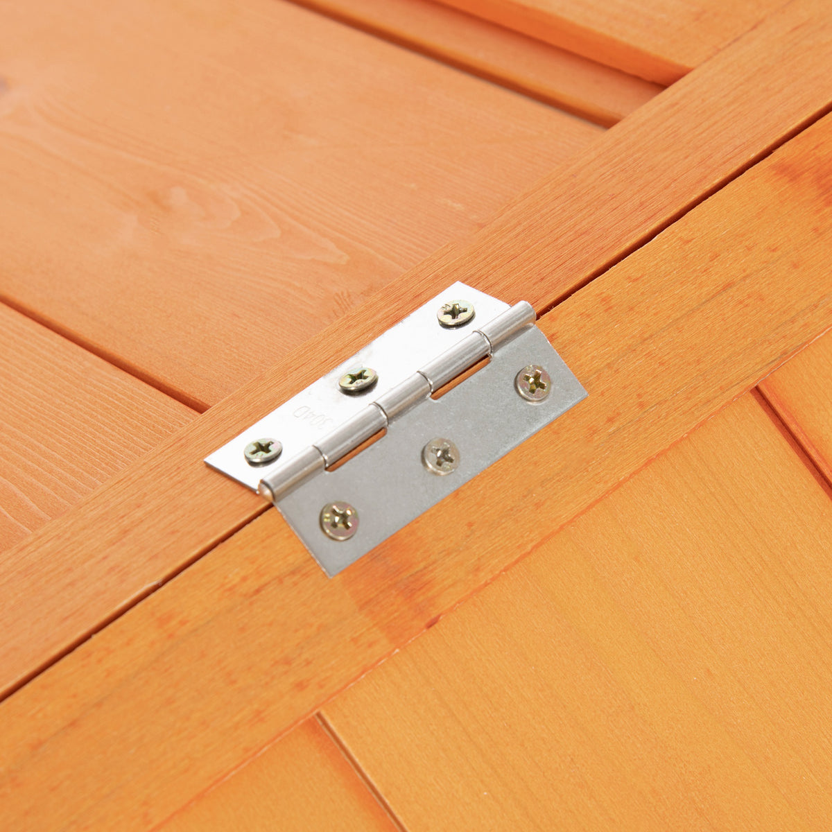 Wooden chicken coop – image 2
