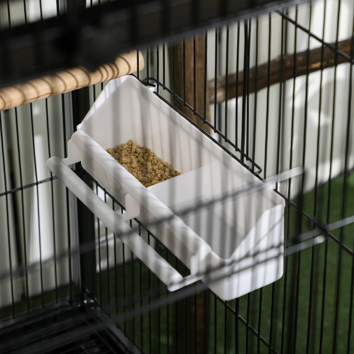 Wheeled bird aviary – image 1