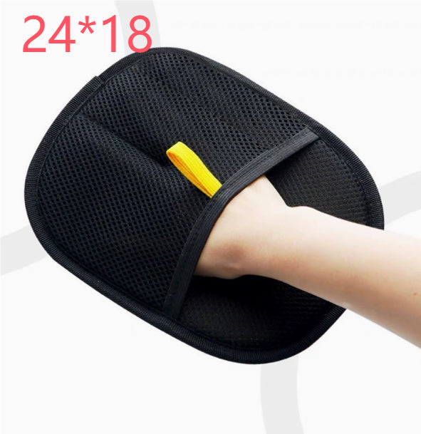 Black pet grooming mitt – one piece