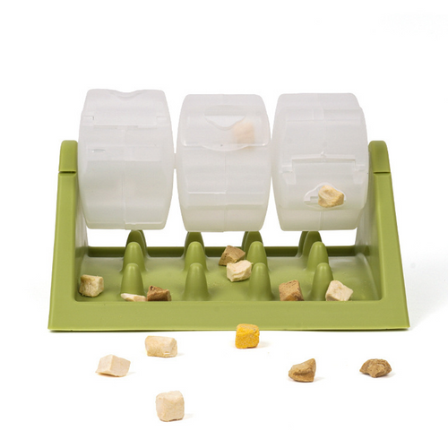 Green rotating pet treat feeder with transparent food roller